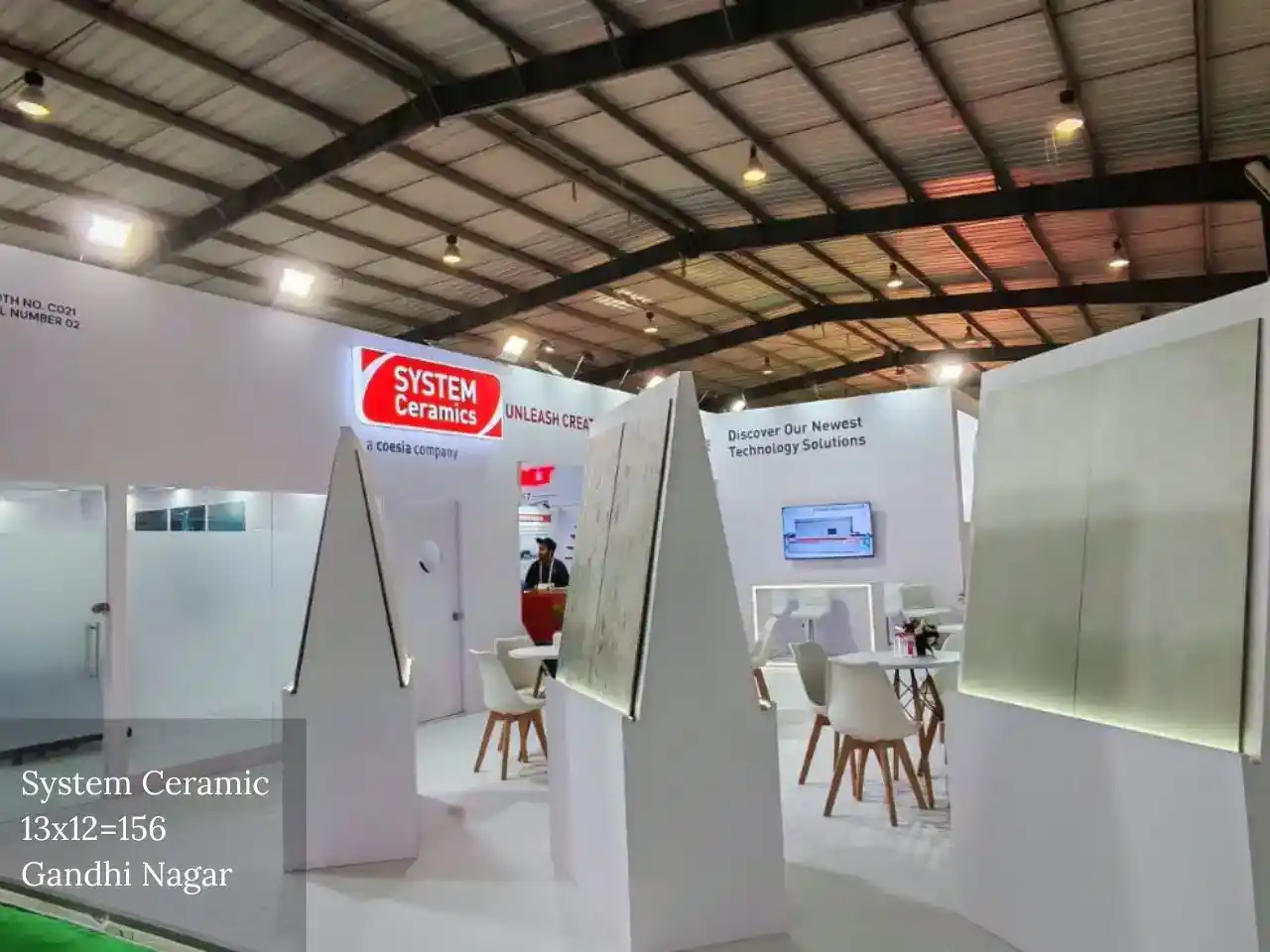 System Ceramic Stand build by propshop