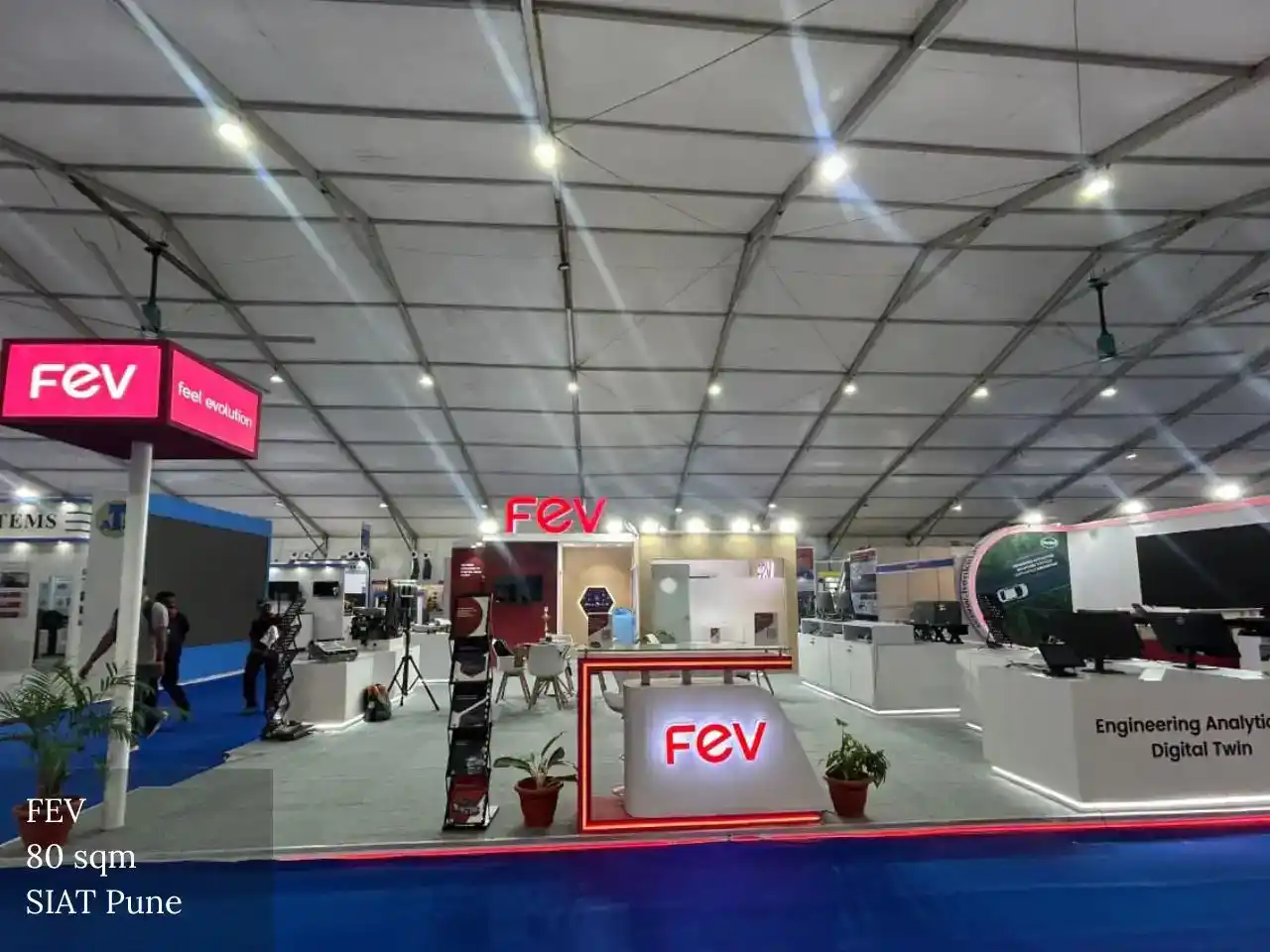 FEV Stand build by propshop