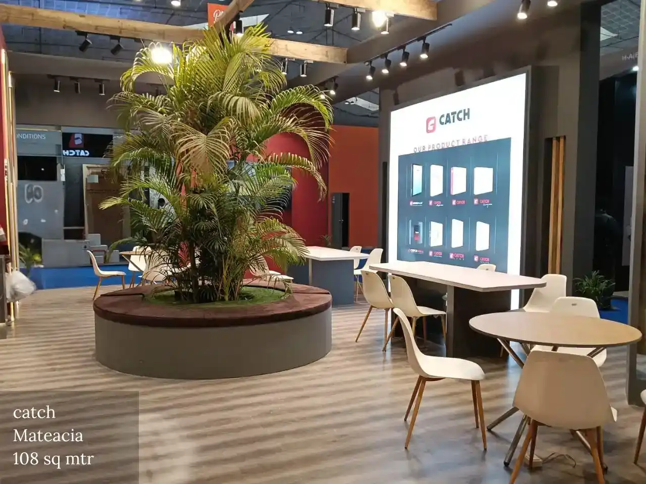 Catch Stand build by propshop