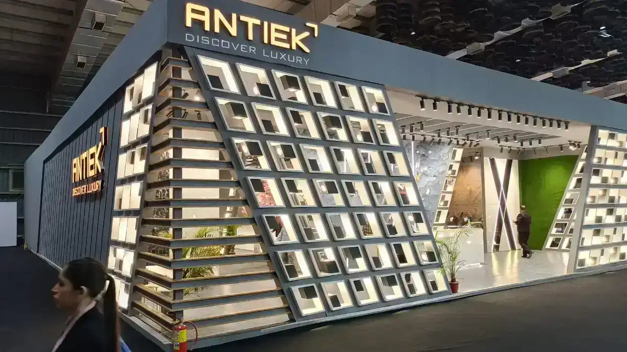 Stand Build by The Propshop